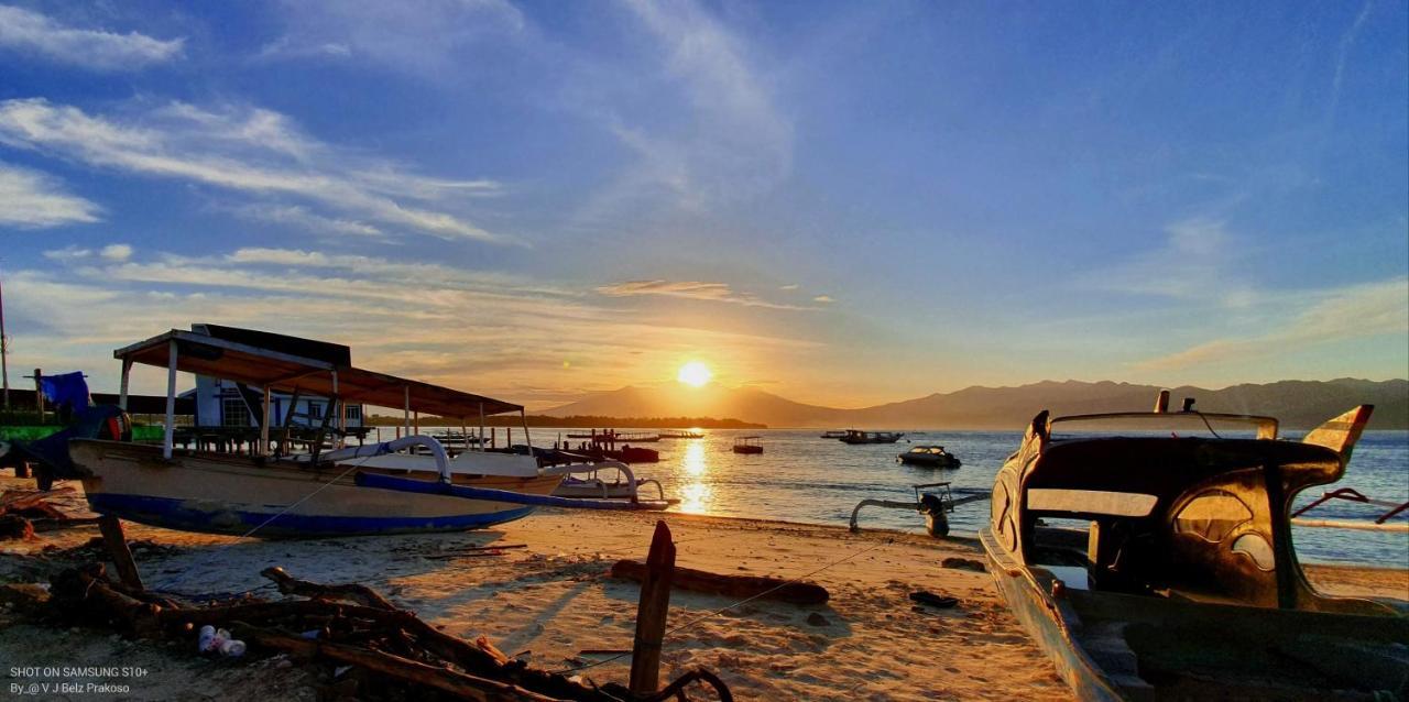 Creative Bungalow Beach Front Gili Trawangan Luaran gambar