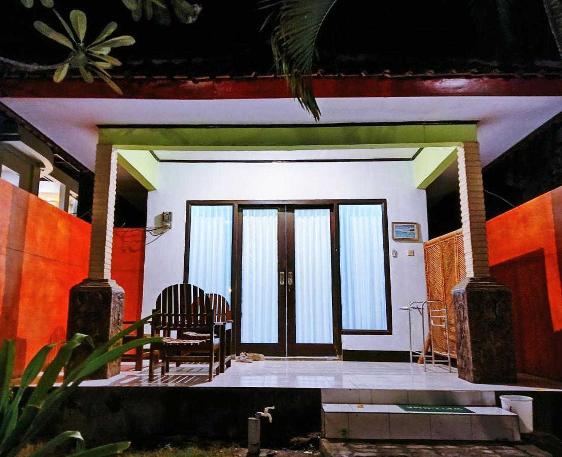 Creative Bungalow Beach Front Gili Trawangan Luaran gambar